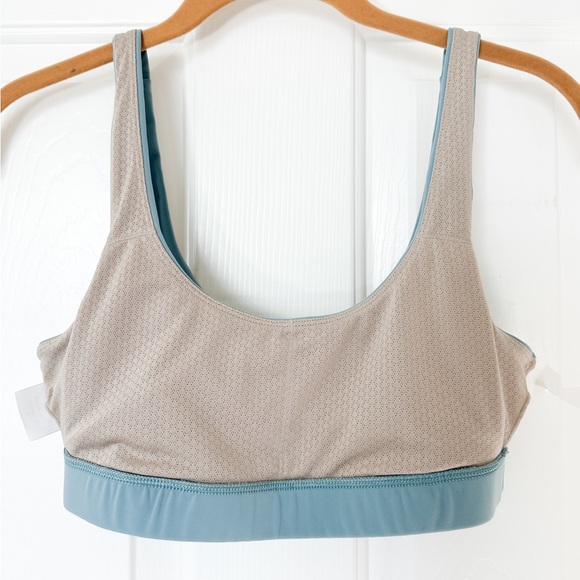 Vuori Women's Daily Sports Bra - Small - Picture 9 of 10